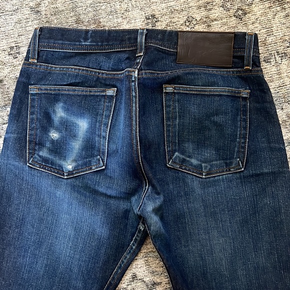 Naked & Famous - Weird Guy - 32 - Picture 4 of 4